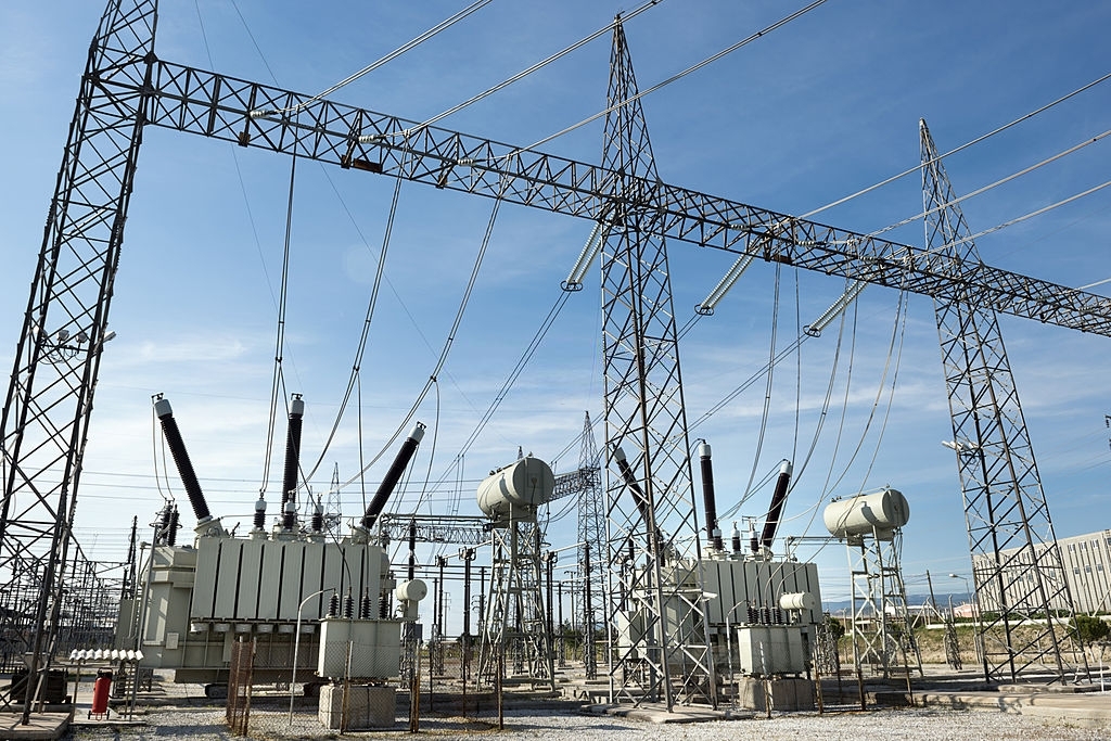 Electrical Distribution Equipment, Operation and Maintenance